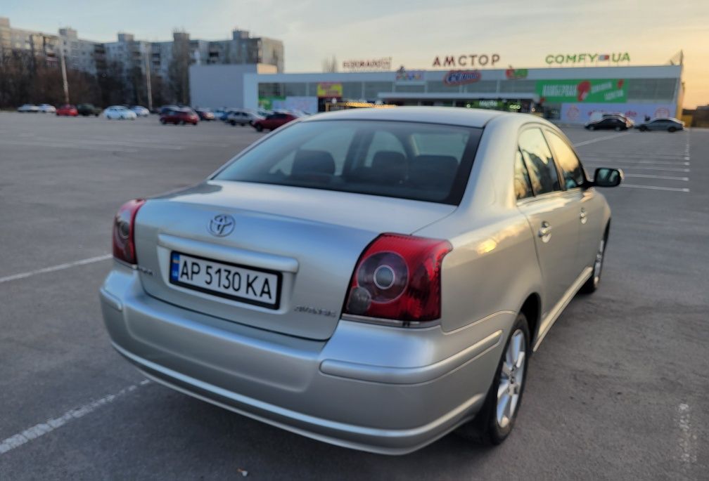 Продам Tayota avensis 1.8 2007 года