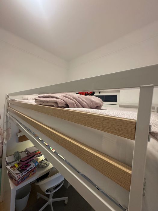 Cama alta 140x200 com colchão