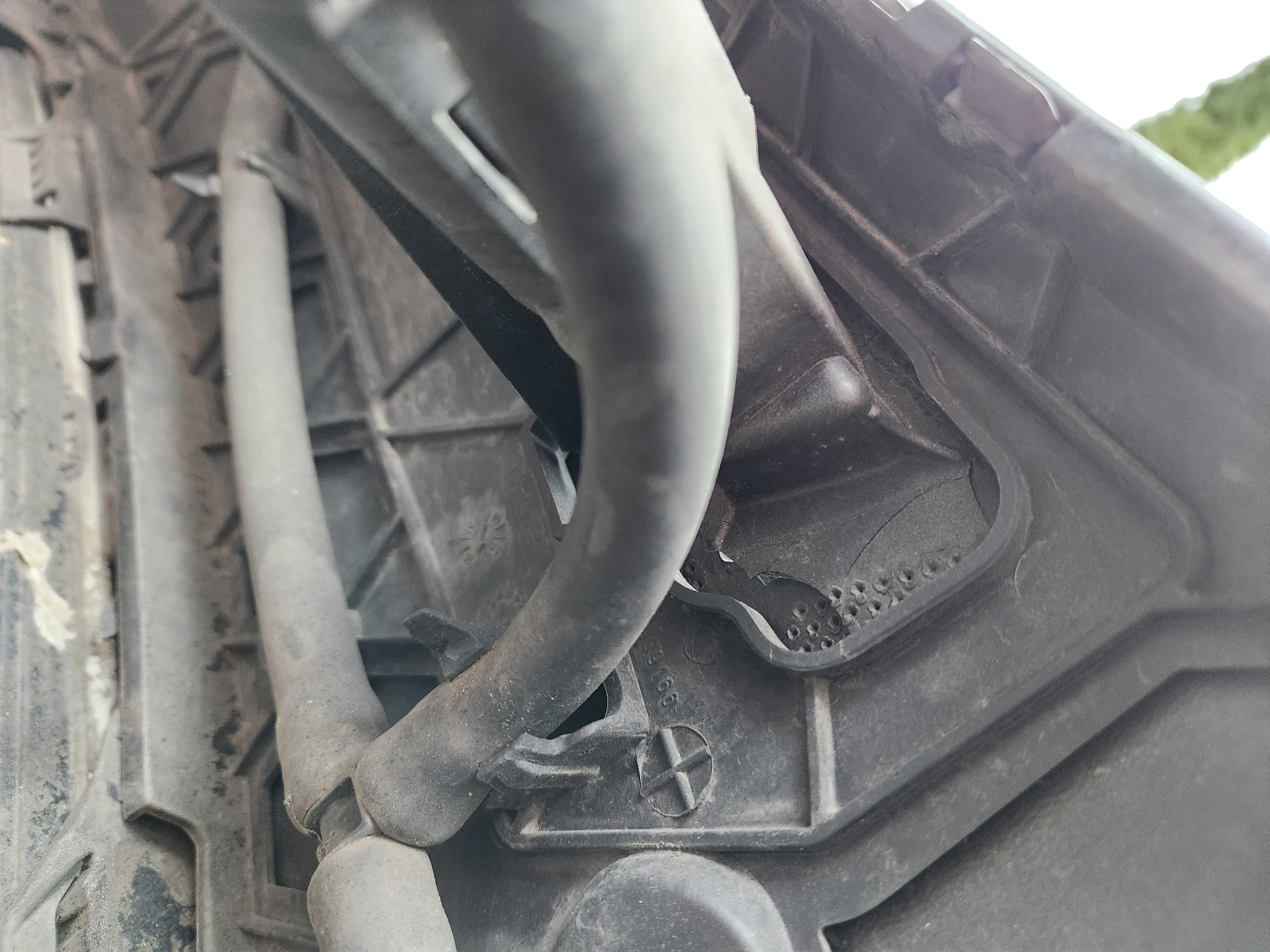 VW Volkswagen Passat B7 zderzak przedni przód xenon sprysk