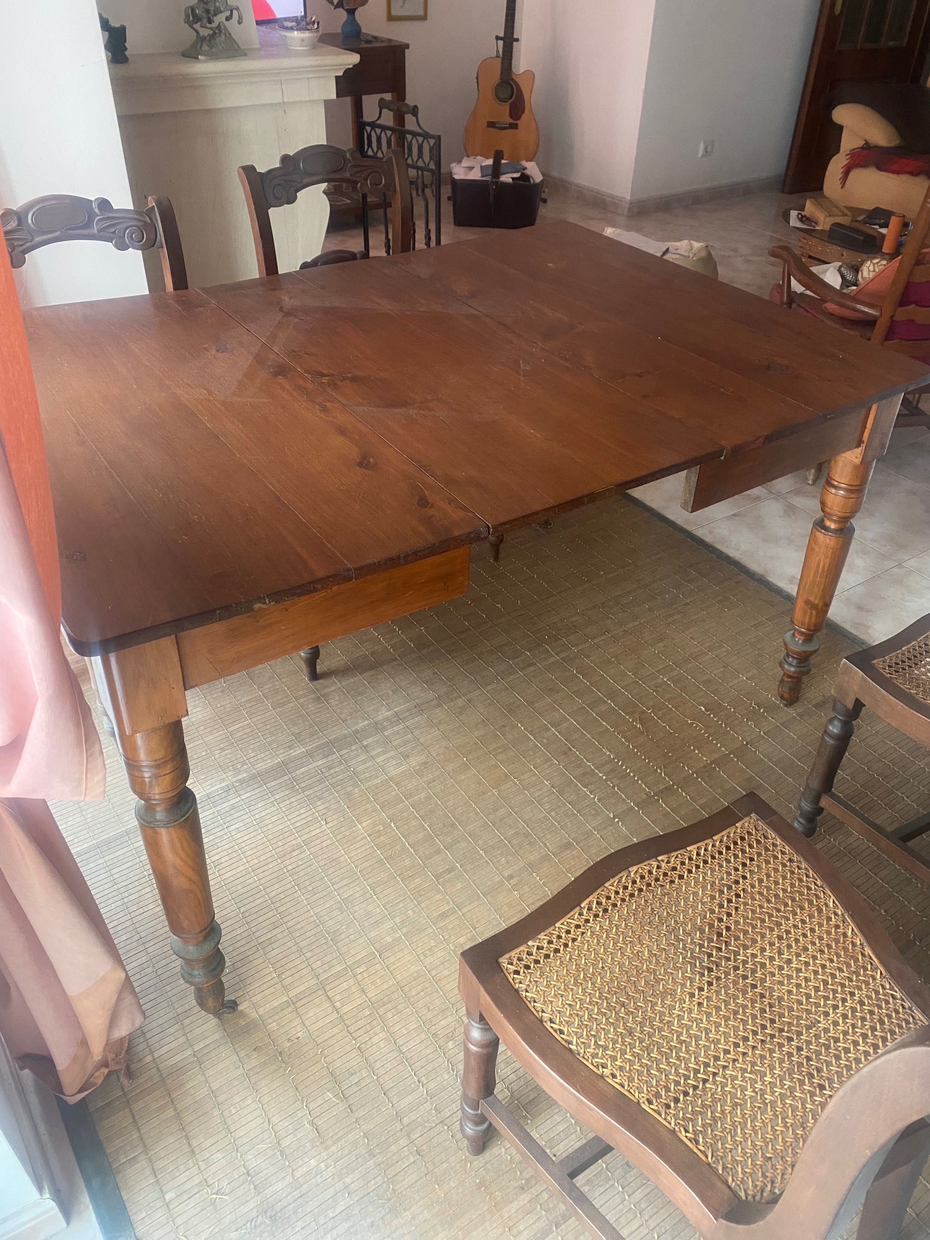 Mesa de Jantar Centenária