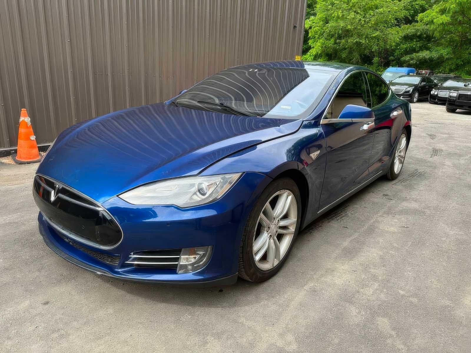 2015 Tesla Model S 85D
