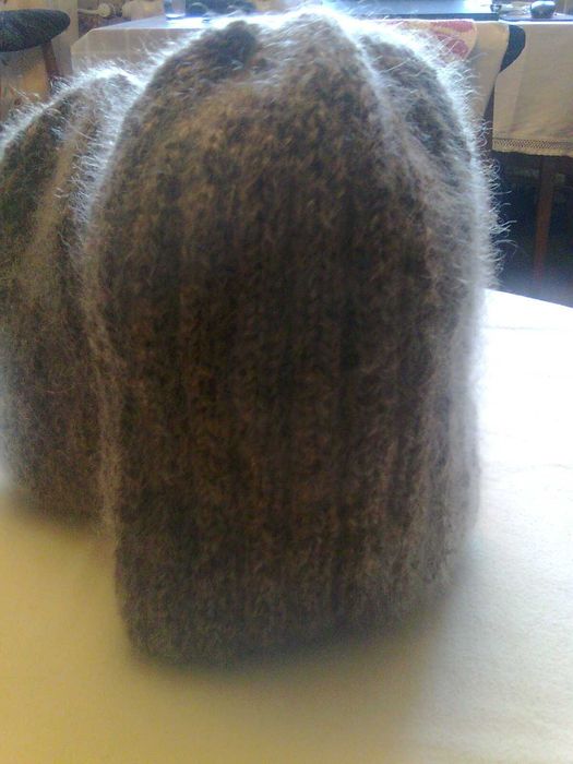 Czapka damska robiona na drutach-moher