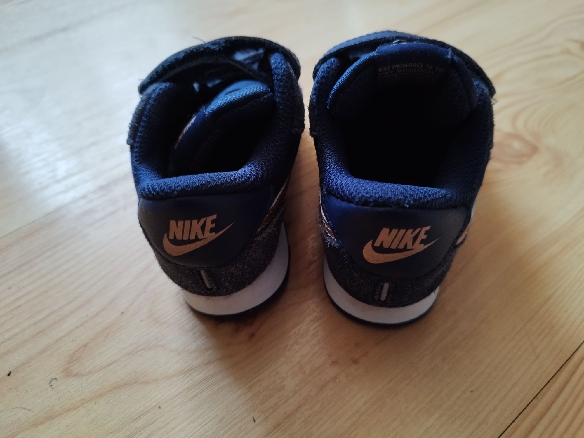 Nike buty sportowe dla chłopczyka 23,5