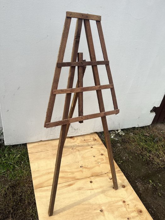 Stelaż/sztaluga pod wieniec pogrzebowy /kabłąg/solidne-tanie/podkłady