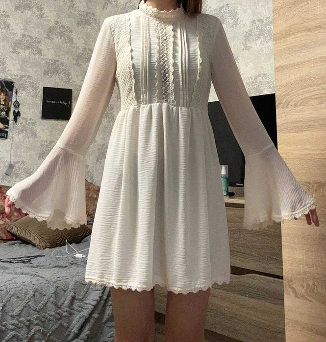 Вінтажна сукня з кльош рукавами