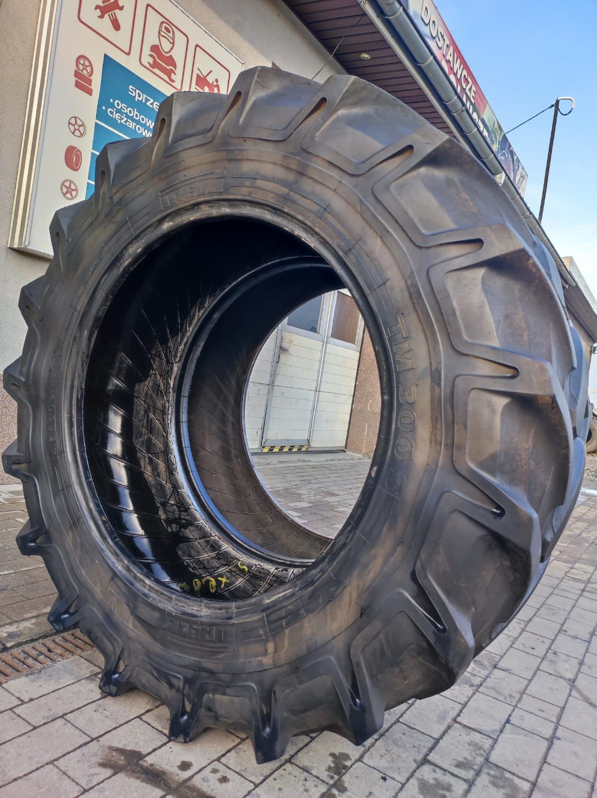 14.9R30 Pirelli TM 300 S 14.9-30