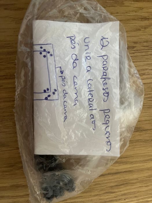 Cama casal e mesas cabeceira - cerejeira e wengué