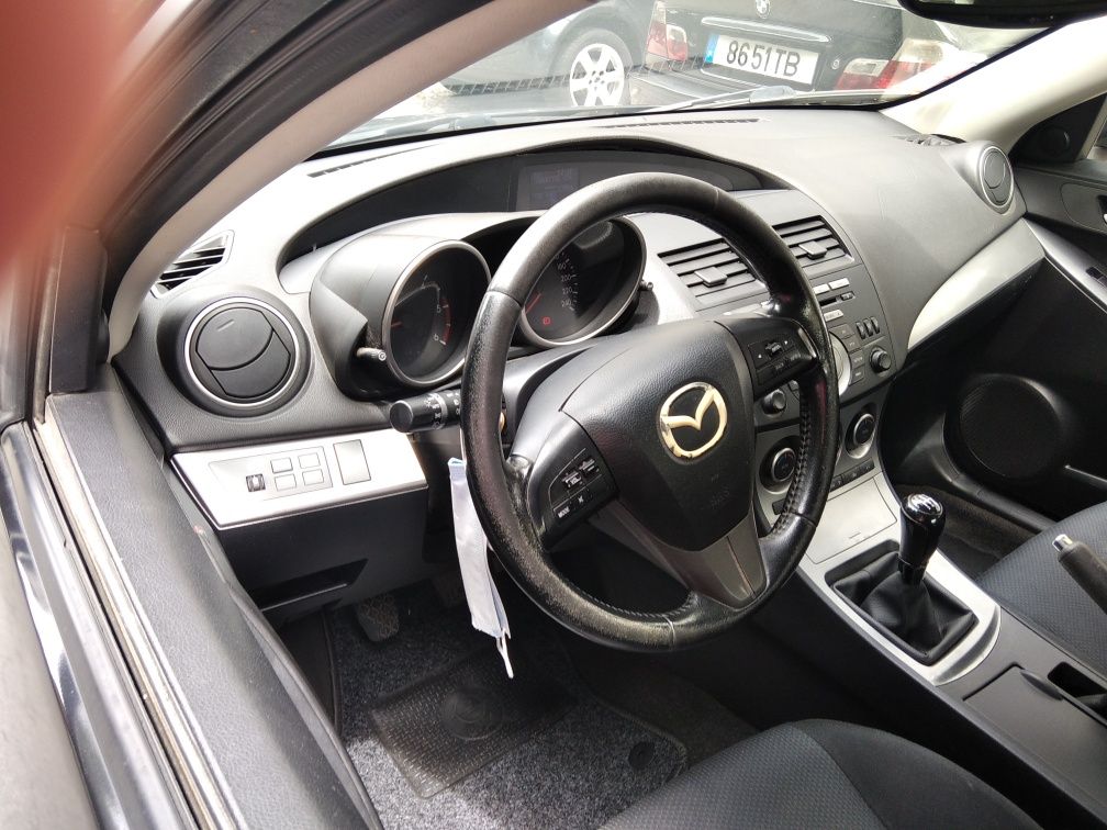 Automóvel Mazda 3