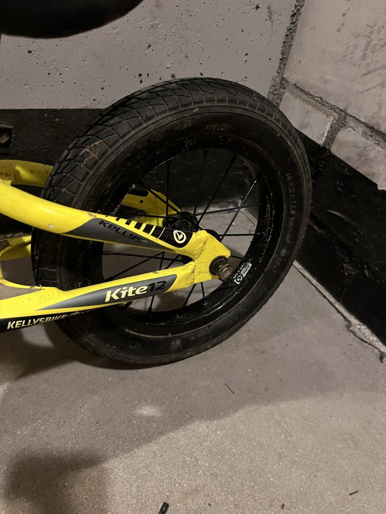 Rowerek biegowy KELLYS Kite 12 Race gratis zolty kask!