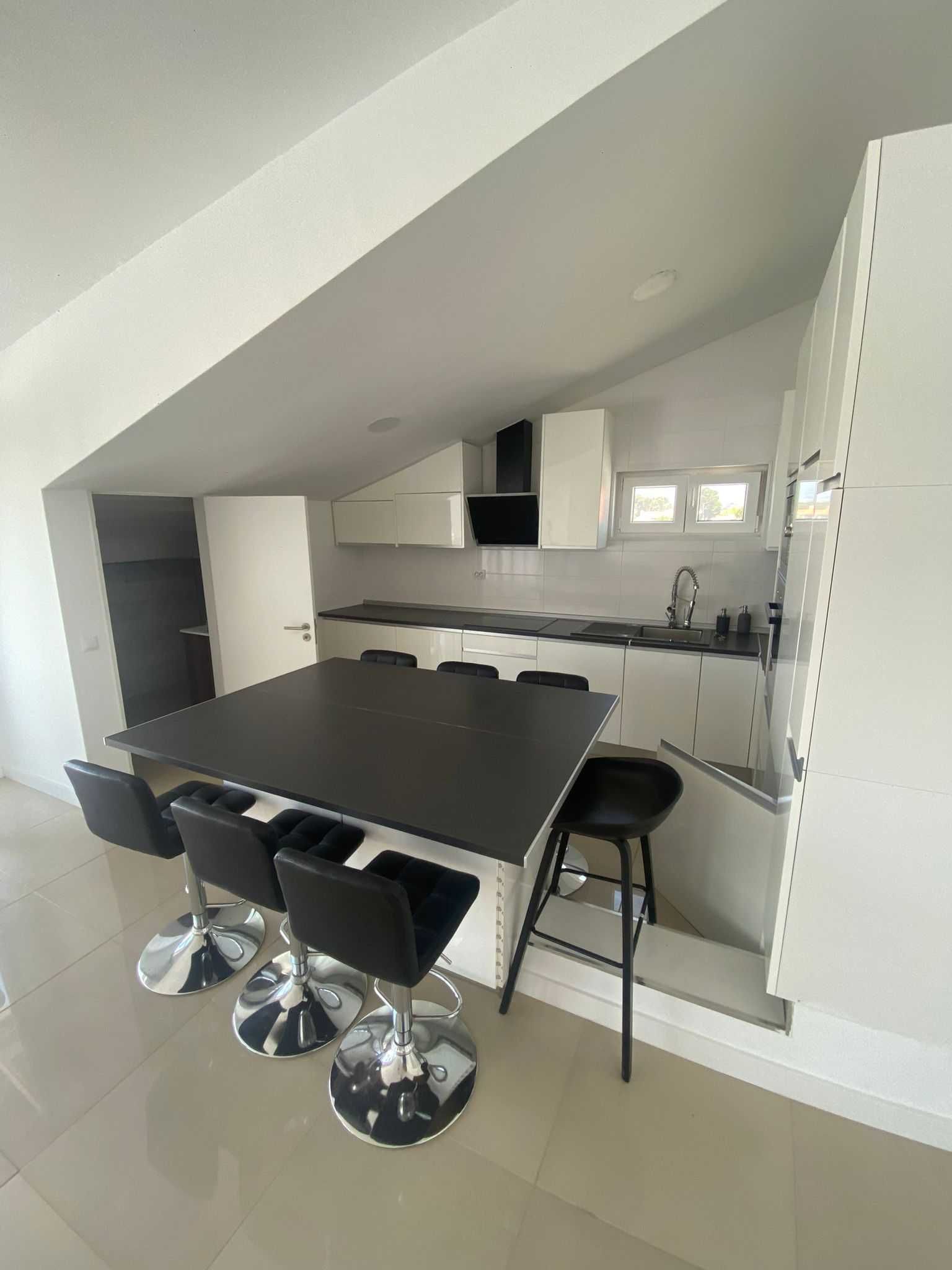 Penthouse em Cascais – Último Andar com 3 Terraços Privativos