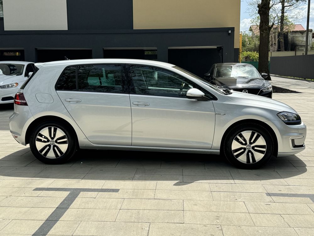 Volkswagen E-Golf 2016 model 2017