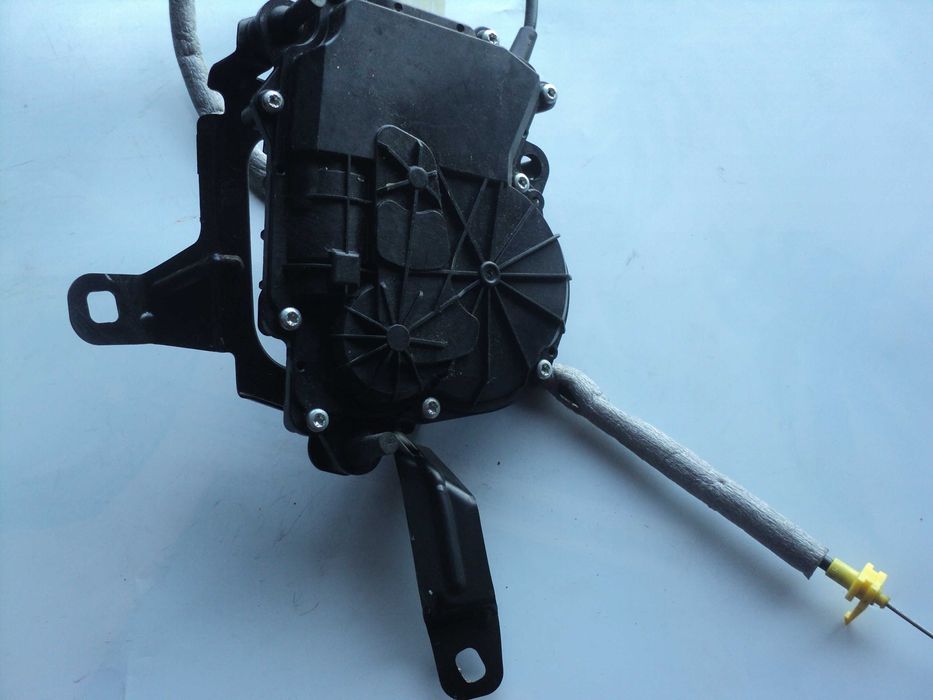 Zamek dociąg tylnej klapy BMW F31 rok 2012