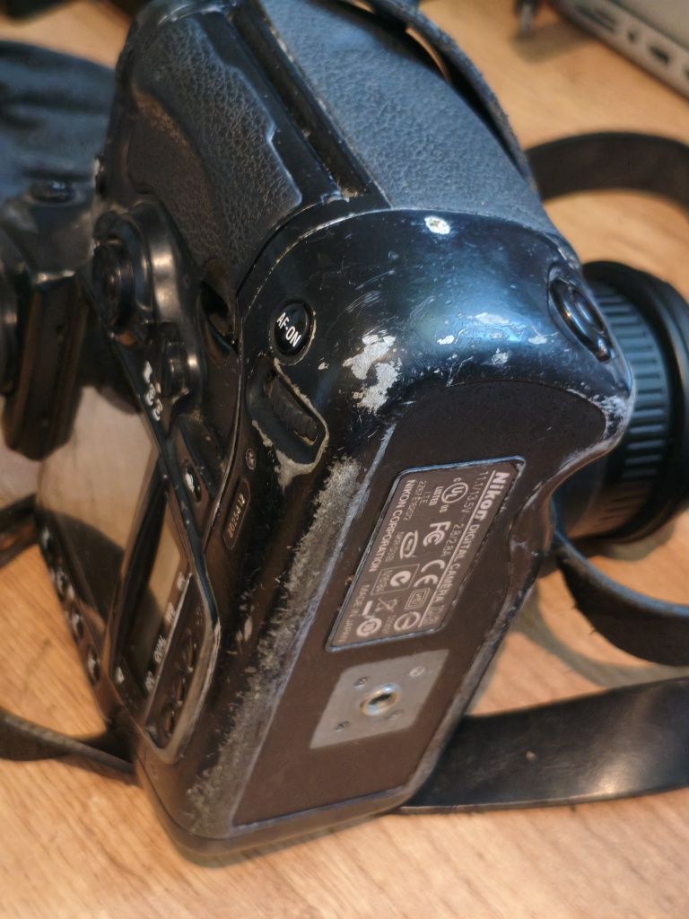 Nikon d3 z obiektywem