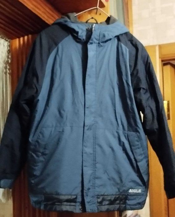 Пуховая и демисезонная куртки подростковые