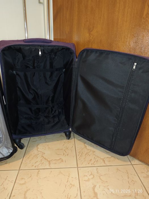 Walizka na kółkach średnia