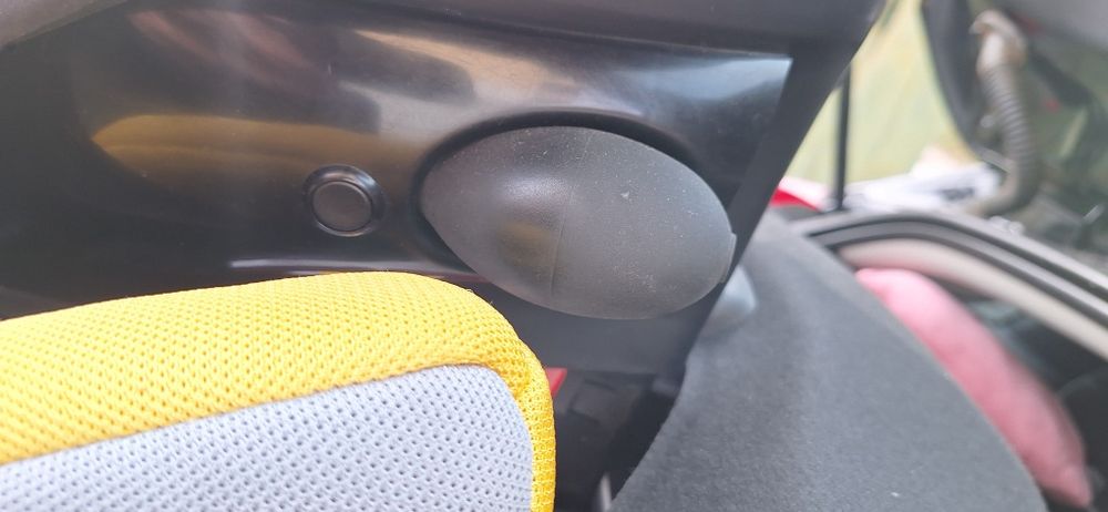 Автокрісло RECARO Monza SeatFix Airmesh Crystal/Yellow