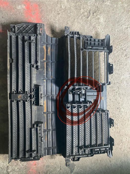 Решотка радіатора форд едж