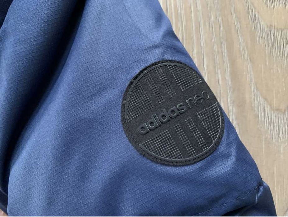 Пуховик жіночий adidas