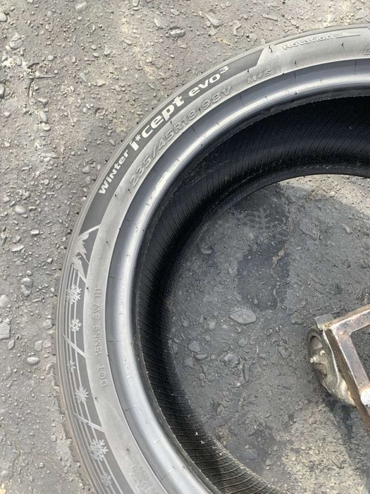 Шини 235/45 r18 пара Hankook 2022р зима 7,6мм