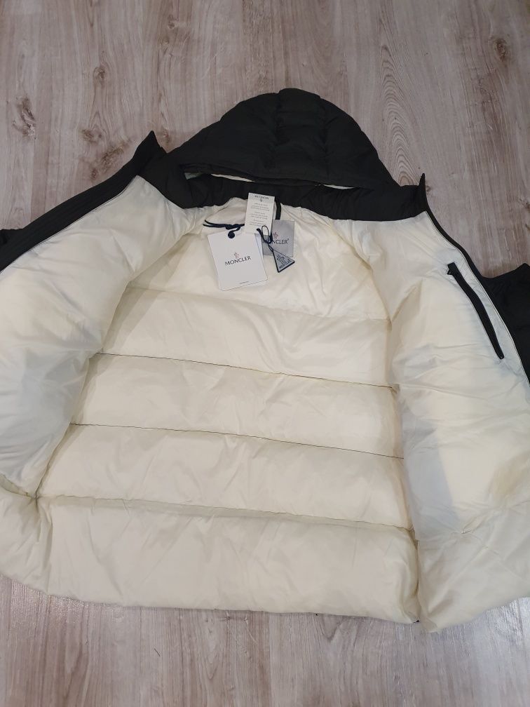 Męska pikowana kurtka puchowa " wilms" moncler w kolorze czarnym black