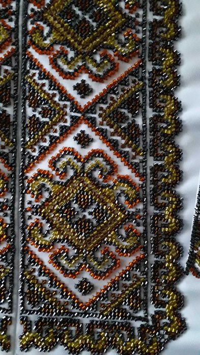 Чоловіча сорочка із бісеру