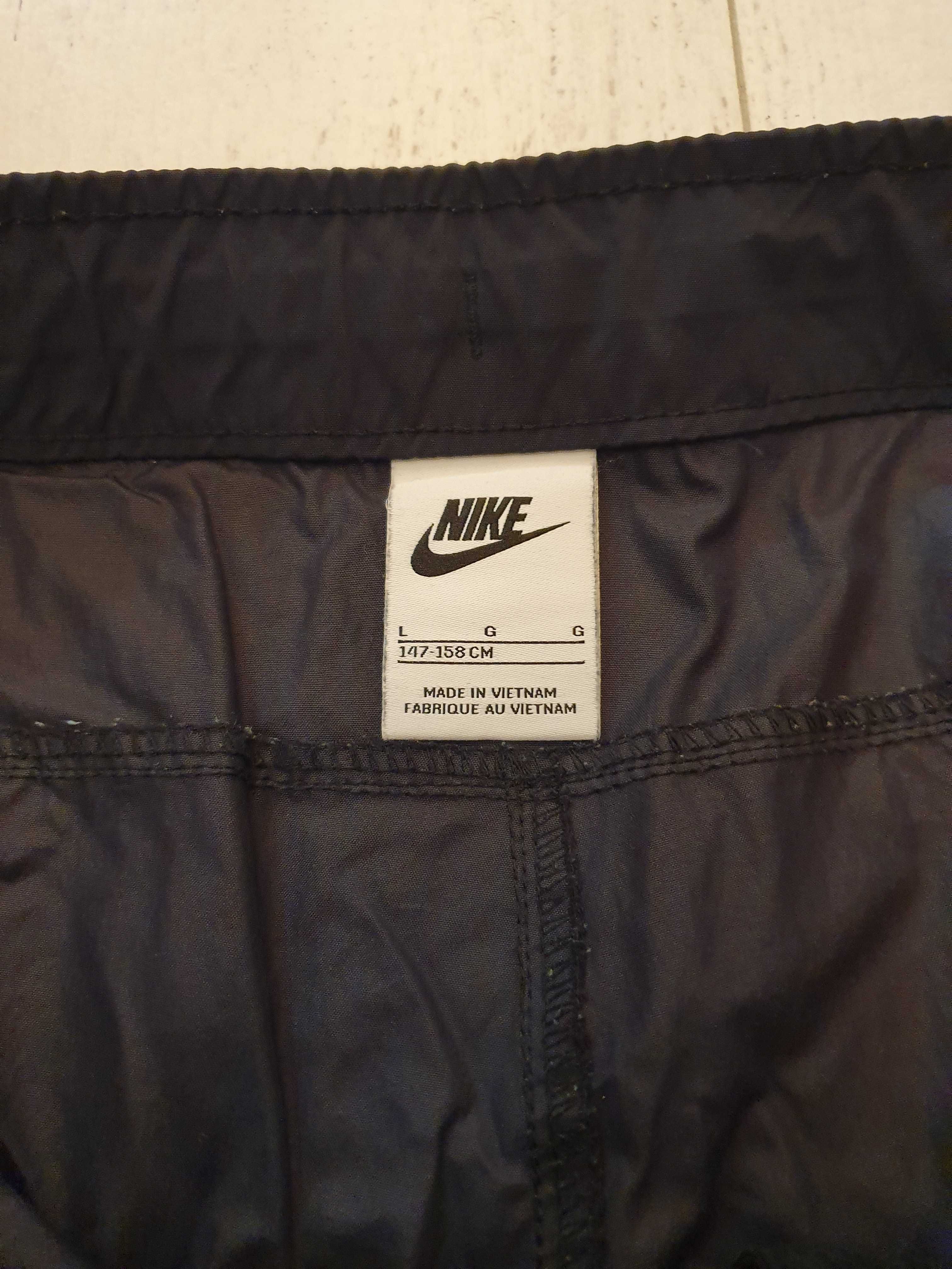 Spodnie Nike rozmiar 147-158