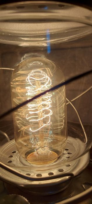 Przepiękna dekoracyjna lampa naftowa na prąd