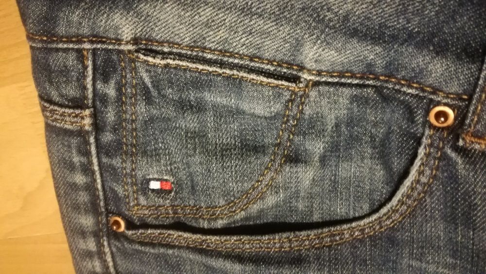 Spodnie jeansowe dżinsy TOMMY HILFIGER STRAIGHT FIT rozmiar 29 st.bdb