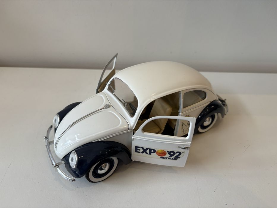 Model Volkswagen Beetle Garbus 1:18 Solido (bburago maisto welly)
