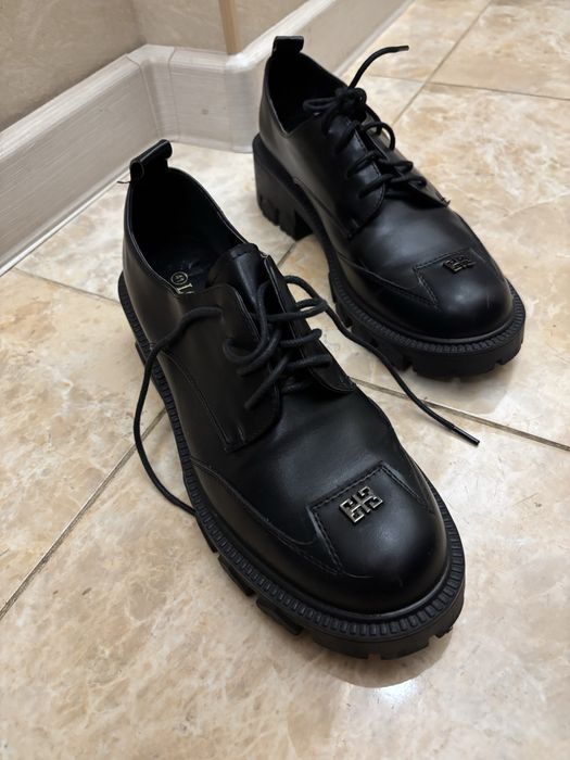 Продам кожаные полуботинки