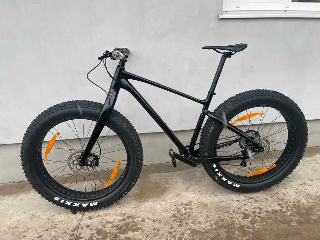 Шини для фетбайка Maxxis Colussus 27.5x4.5