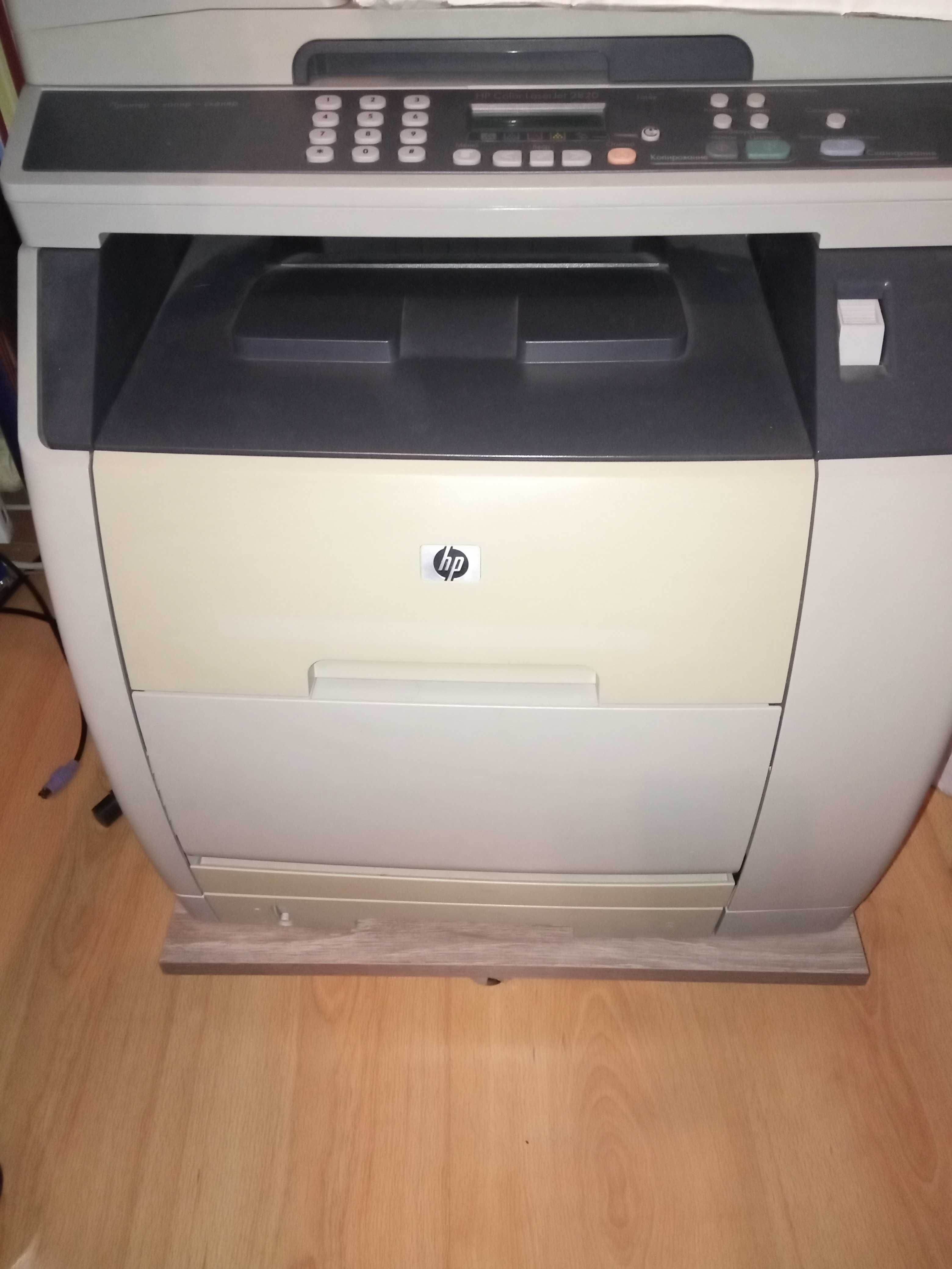 Принтер HP Color Laser Jet 2820