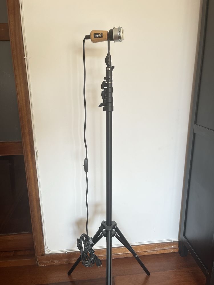 Luz de estúdio + tripé