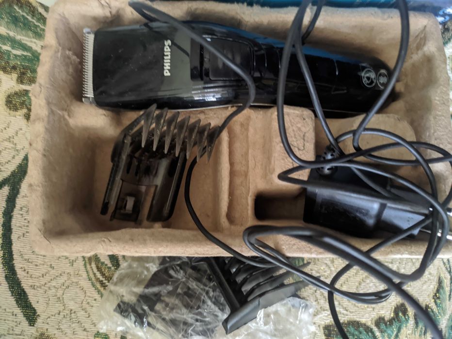 Машинка для стрижки волосся Phillips