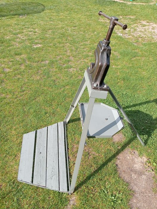 Imadło do rur plus stojak Pionier stara produkcja z epoki PRL