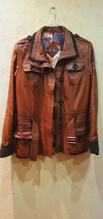 Куртка осінь жіноча шкіряна