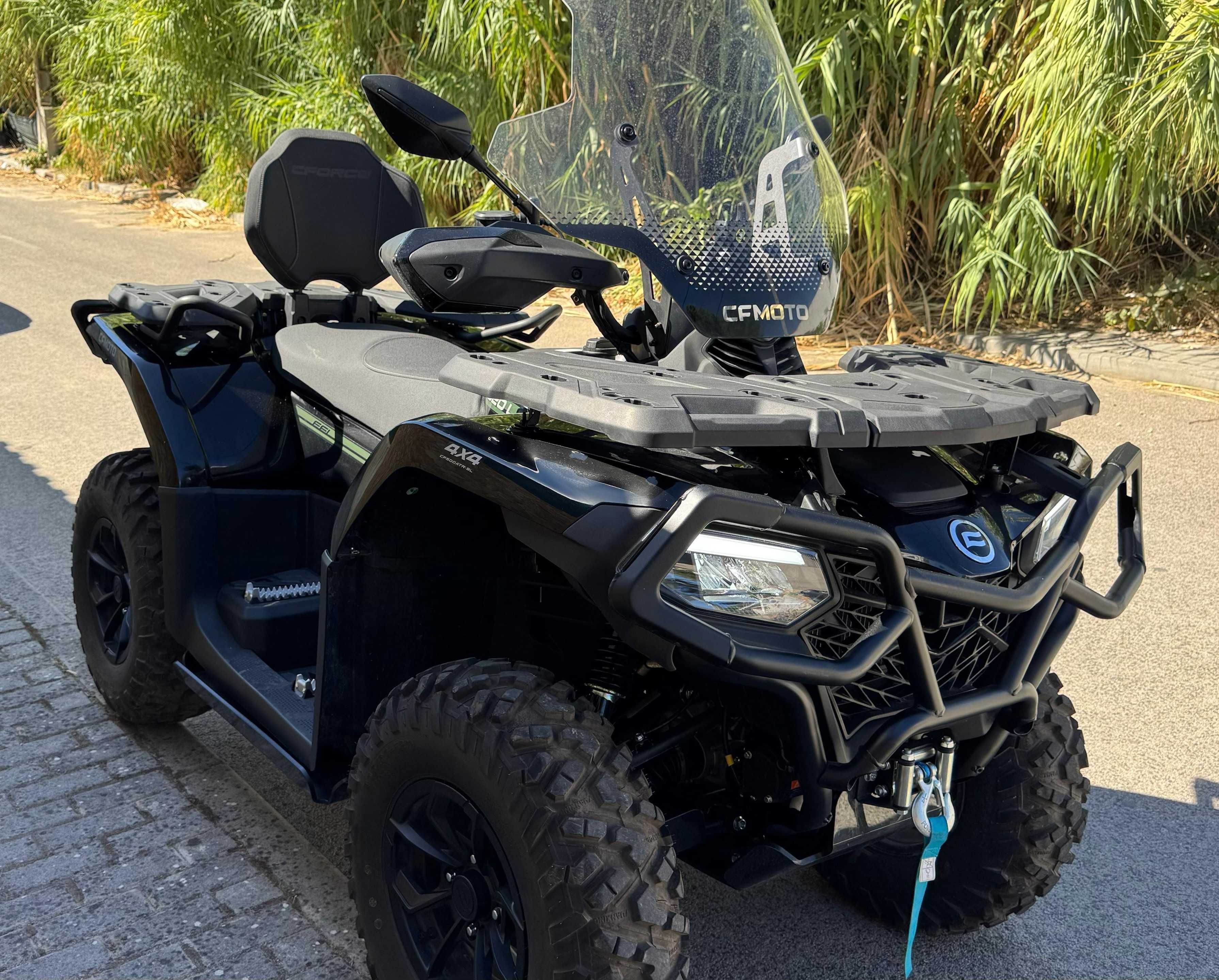 Moto 4 CFMoto CForce 520L EPS 2024 com acessórios