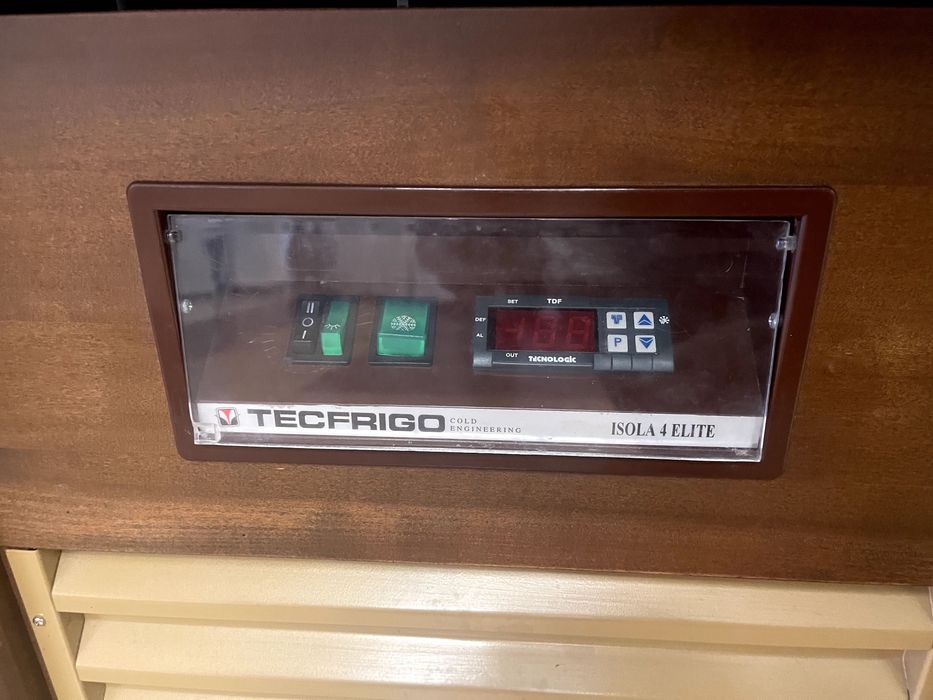 Bufet chłodniczy Tecfrigo Isola 4 Elite