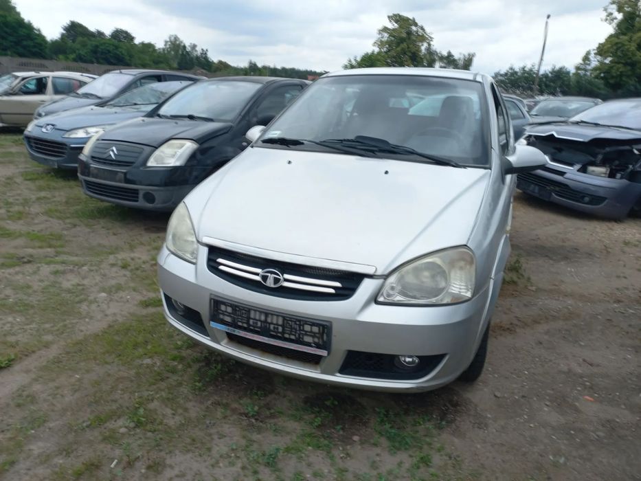 Tata Indica 1.4 benzyna 08r wszystkie części maska zderzak drzwi