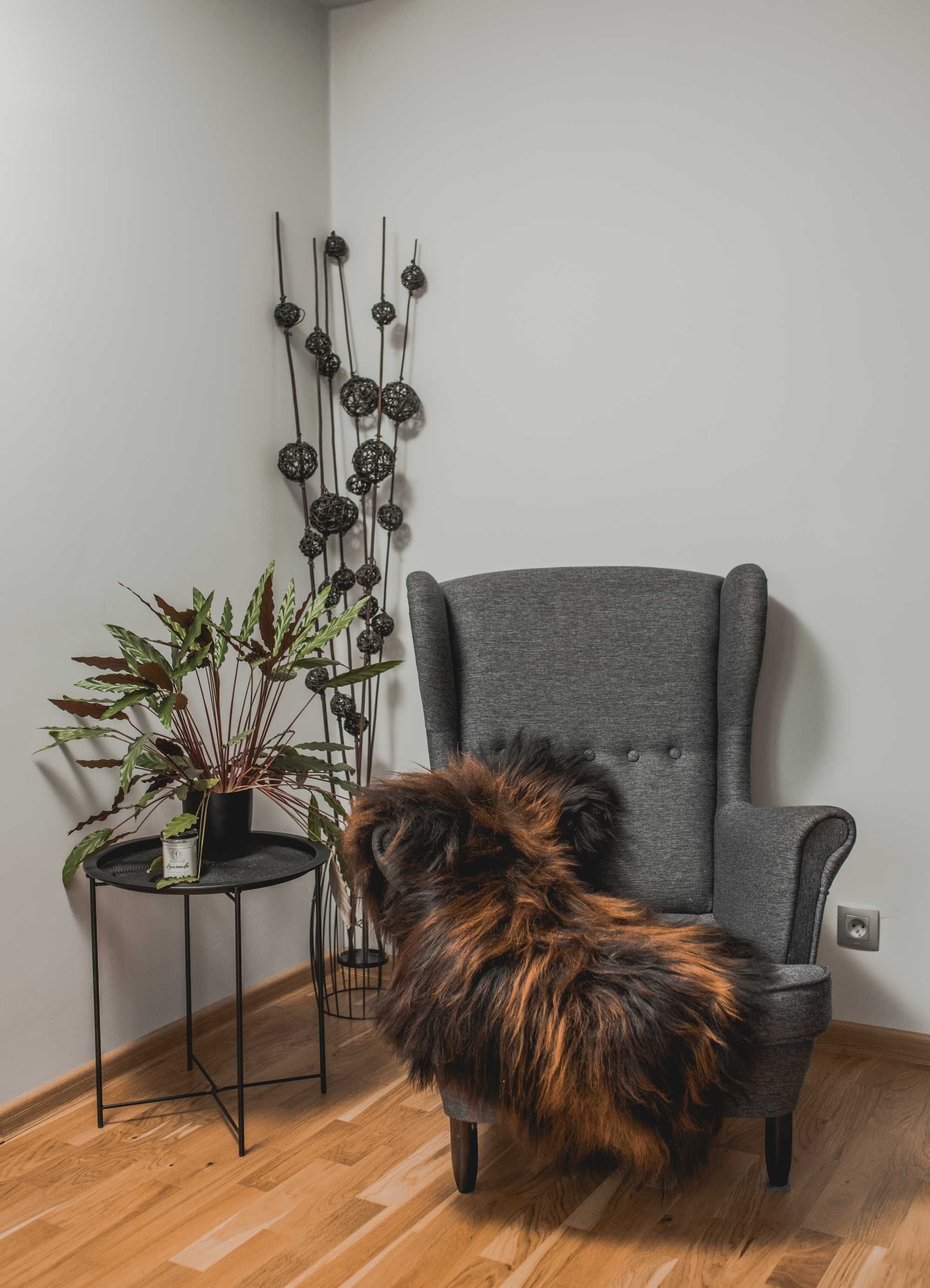 Skóra Owcza Naturalna XXXL Czarna z Pasemkami Naturalna