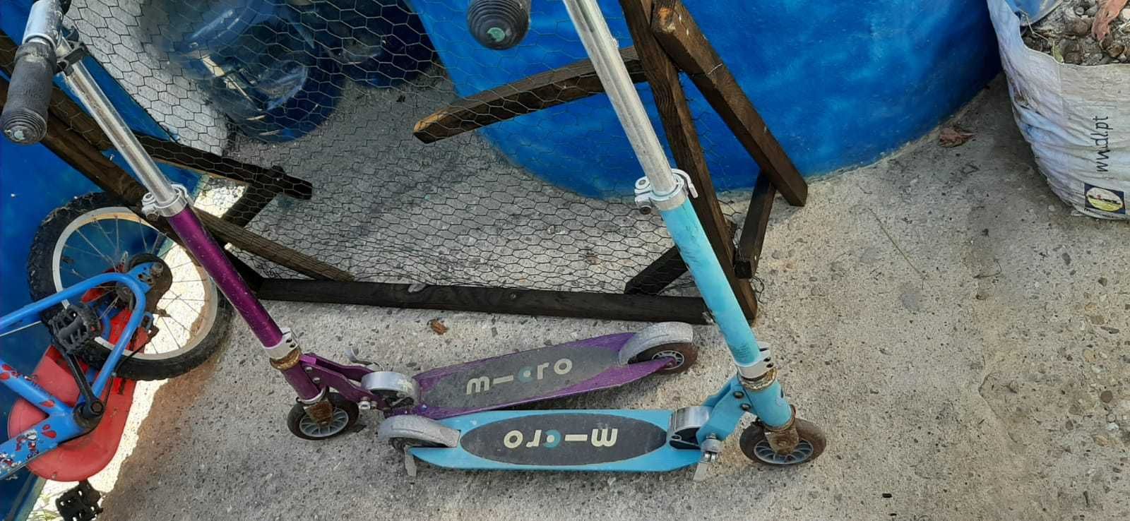 Trotinettes roxo e azul usadas 3€ cada uma
