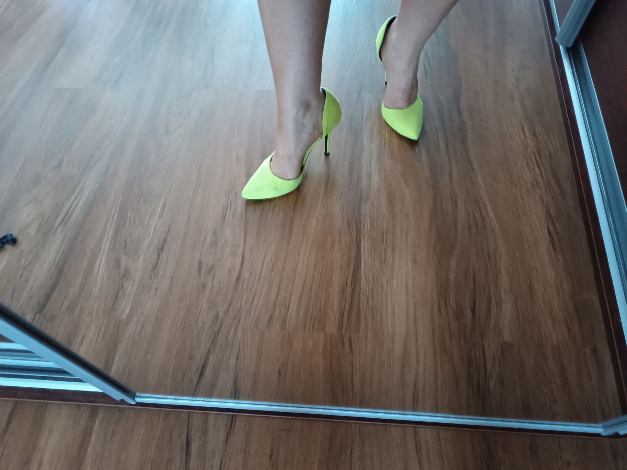Buty neonowe rozmiar 39 event&odd.