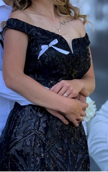 Чорна,довга,вечірня сукня