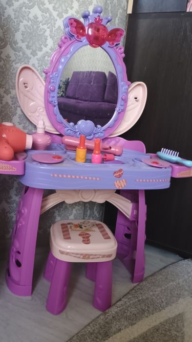 Трюмо дитяче для дівчинки