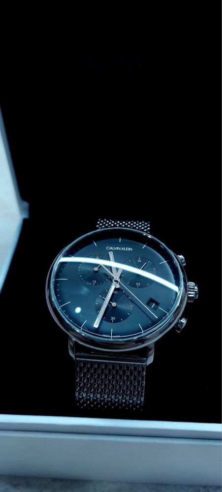 Часи Calvin Klein High Noon