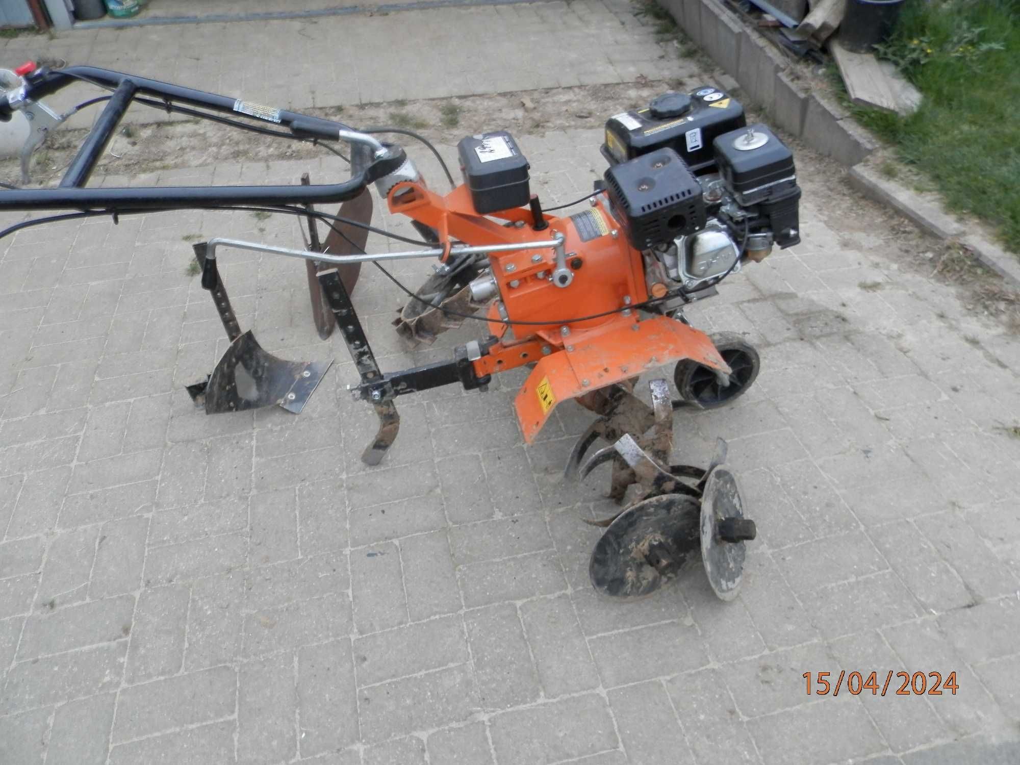 Sprzedam glebogryzarkę z osprzętem