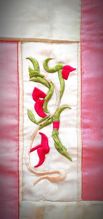 Нарядные наволочки на диванные подушки