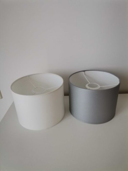 Só 4 euros. Vendo 2 candeeiros por 4 euros