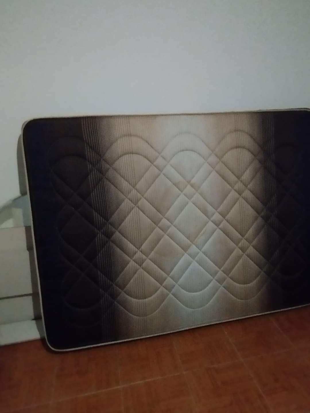 Moveis usados razoáveis