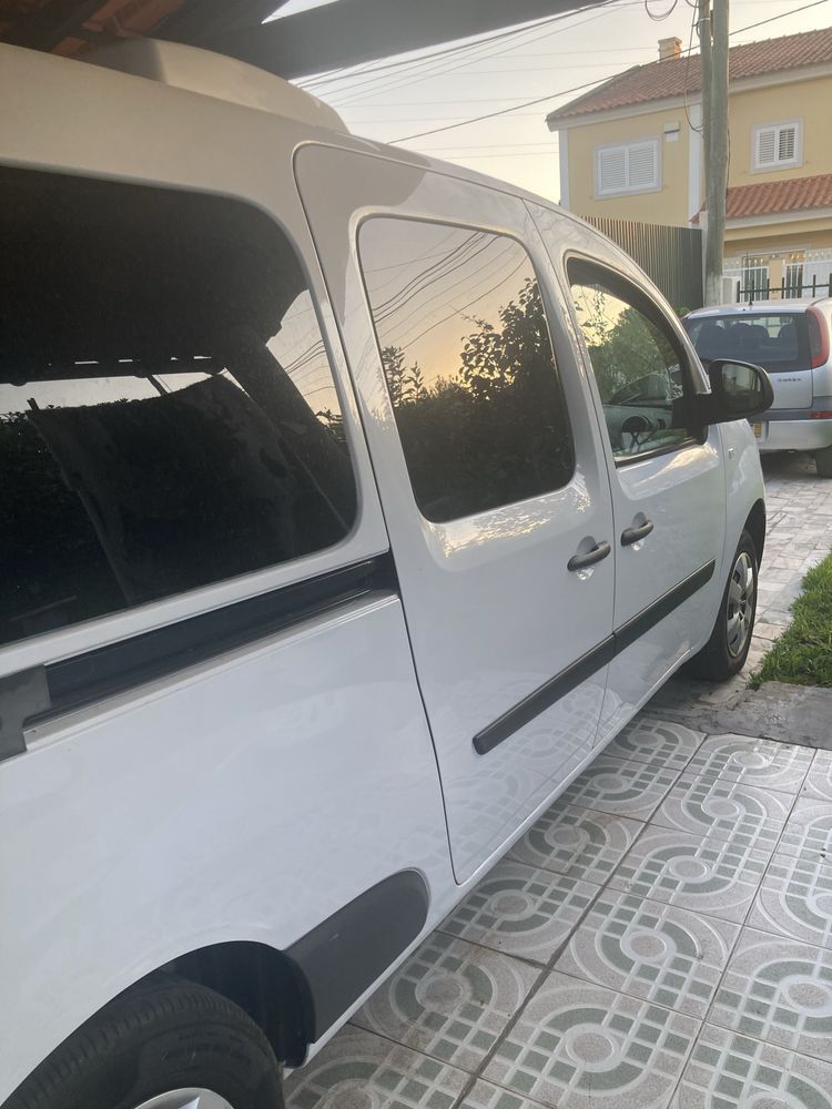 Vendo carrinha dormitorio impecal de 2020